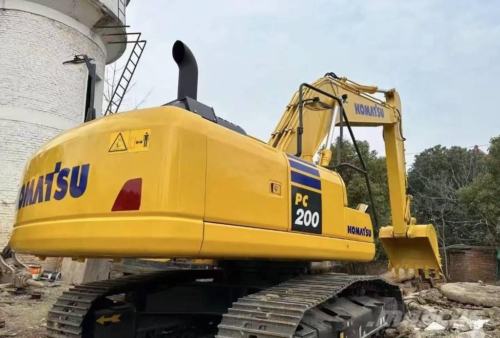 Komatsu PC 200-8 Escavatori cingolati