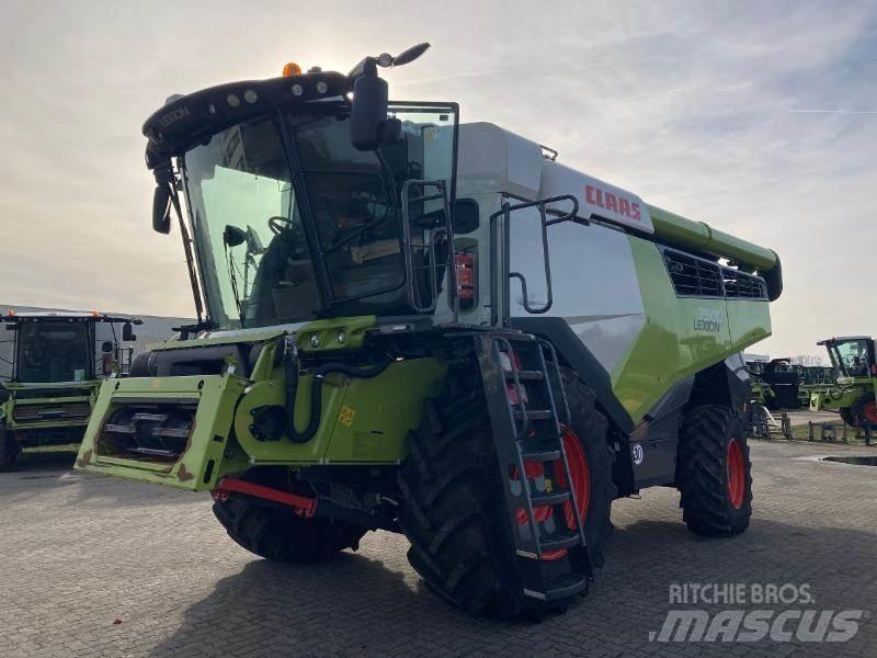 CLAAS LEXION 7500 Mietitrebbiatrici