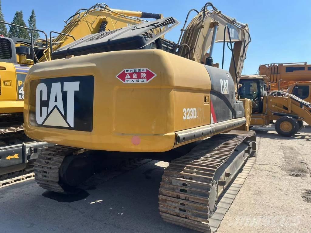 CAT 323 D L Escavatori cingolati
