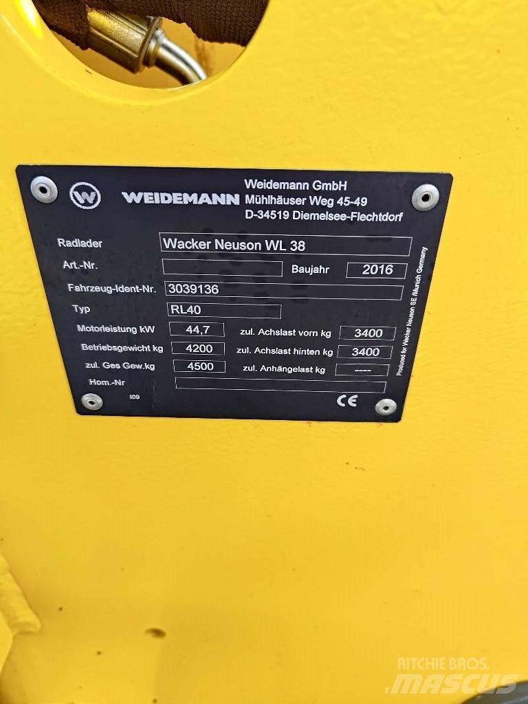 Wacker Neuson WL 38 Pale gommate