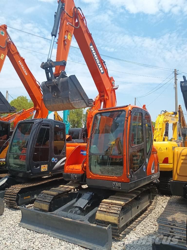 Doosan DX 75 Escavatori cingolati