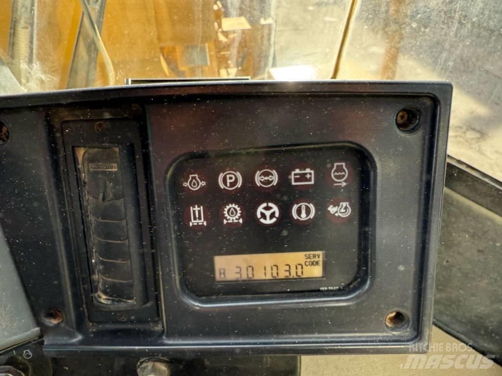 CAT 988 G Pale gommate