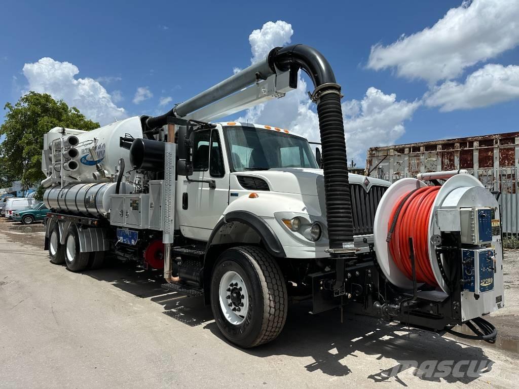 International 7500 Camion autospurgo