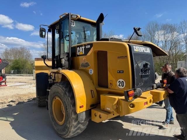 CAT 930 H Pale gommate