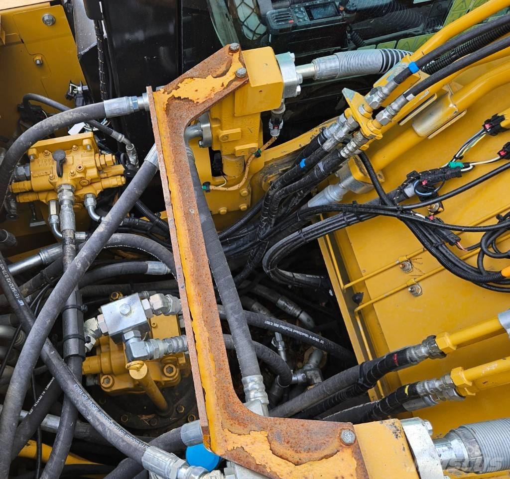 CAT 320 Escavatori cingolati