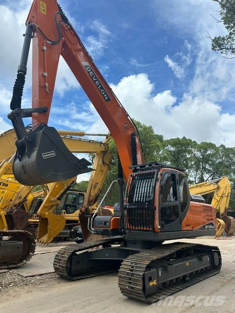 Develon DX 225 LCA Escavatori medi 7t - 12t