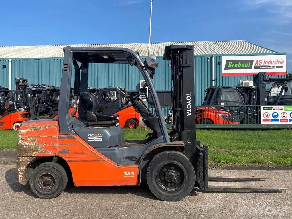 Toyota 02- 8FDF30 Carrelli elevatori diesel