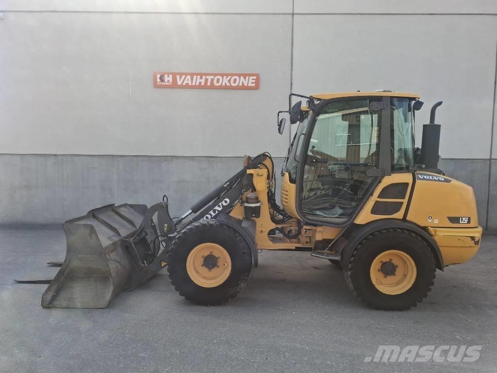 Volvo L 25 F-P Pale gommate