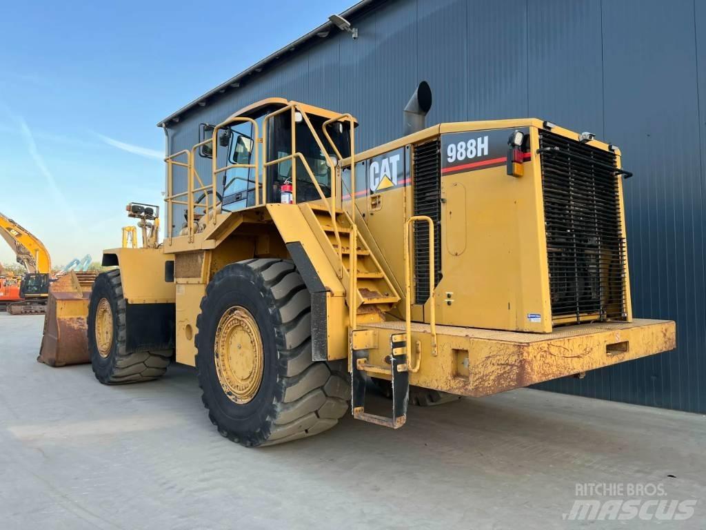 CAT 988H Pale gommate