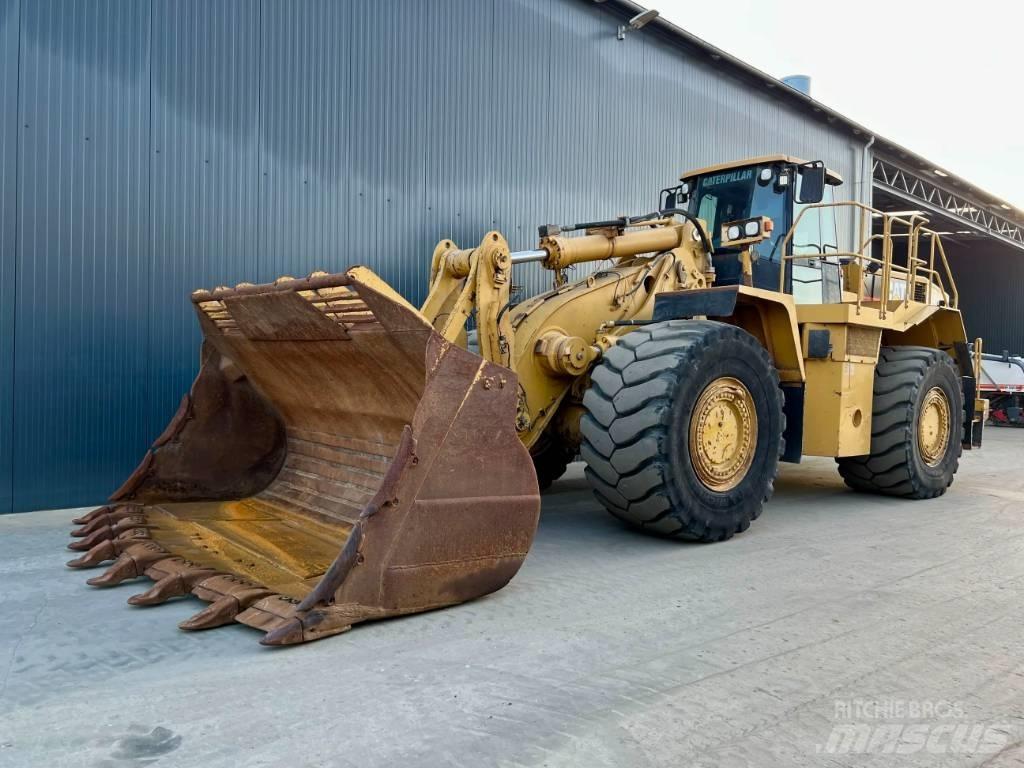 CAT 988H Pale gommate