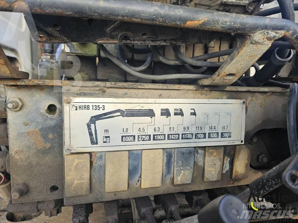 Volvo FE320 Camion con gancio di sollevamento