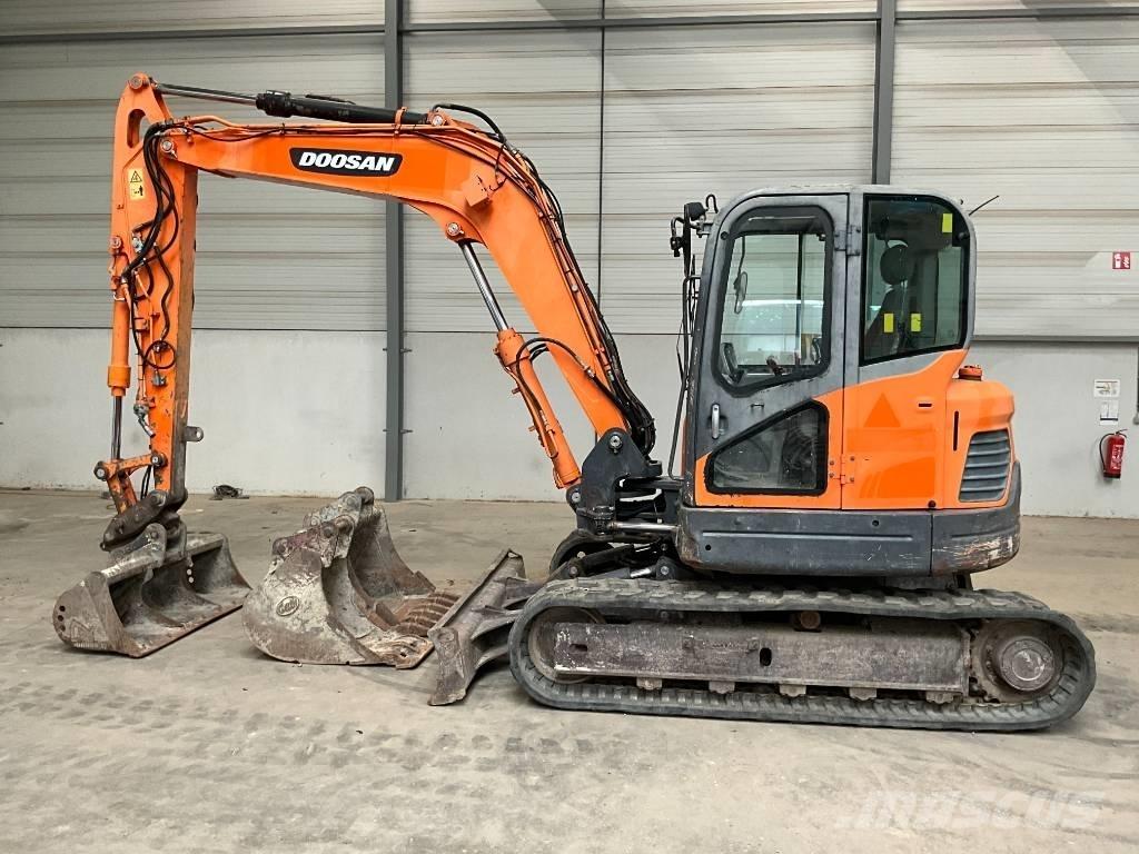 Doosan DX 80 R Escavatori medi 7t - 12t