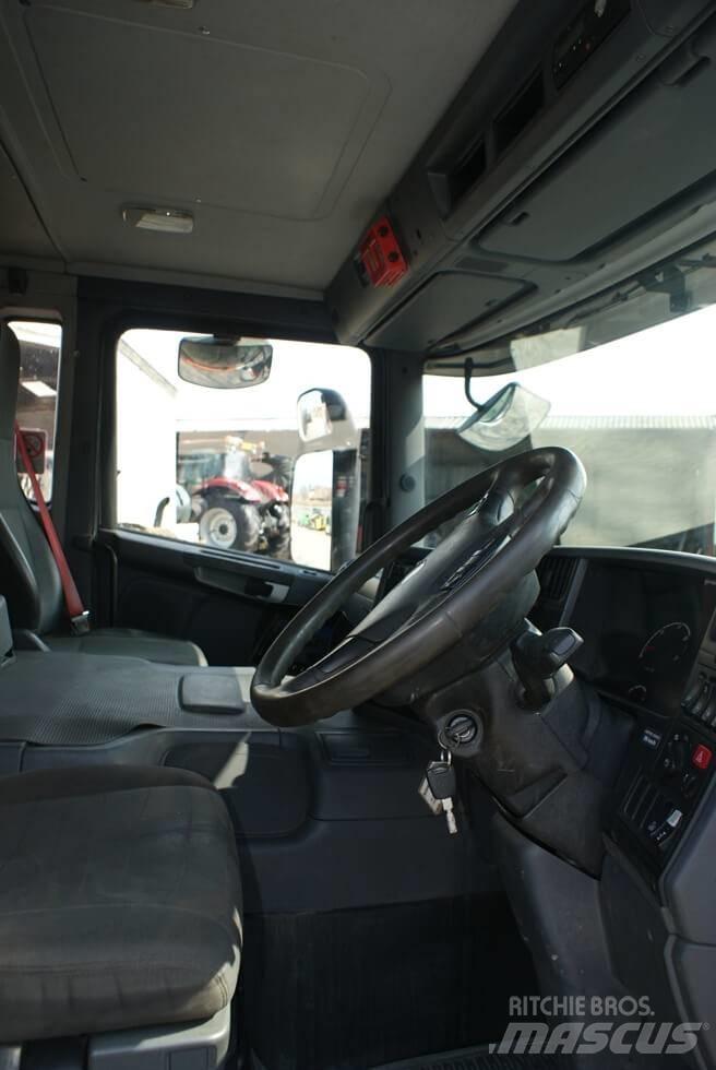 Scania P 360 CB Autocarro pianale / argano