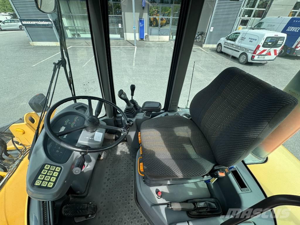 Volvo L 30 B Pale gommate