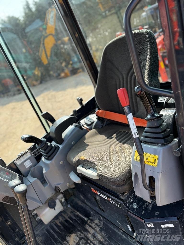 Kubota U 27-4 Miniescavatori