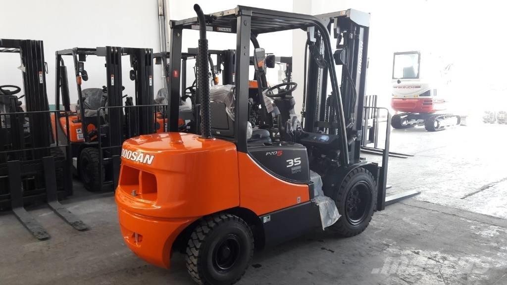 Doosan D35 C-5 Carrelli elevatori diesel