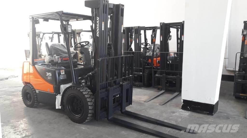 Doosan D35 C-5 Carrelli elevatori diesel