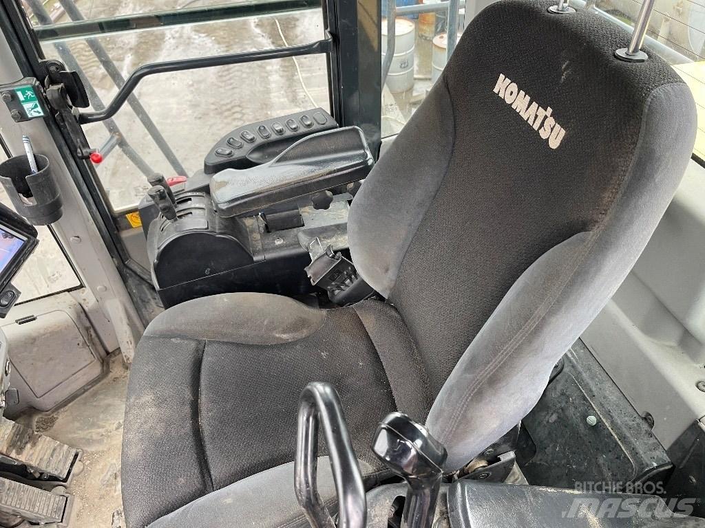 Komatsu WA500-8 Pale gommate