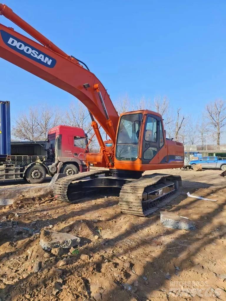 Doosan DH225LC-7 Escavatori cingolati