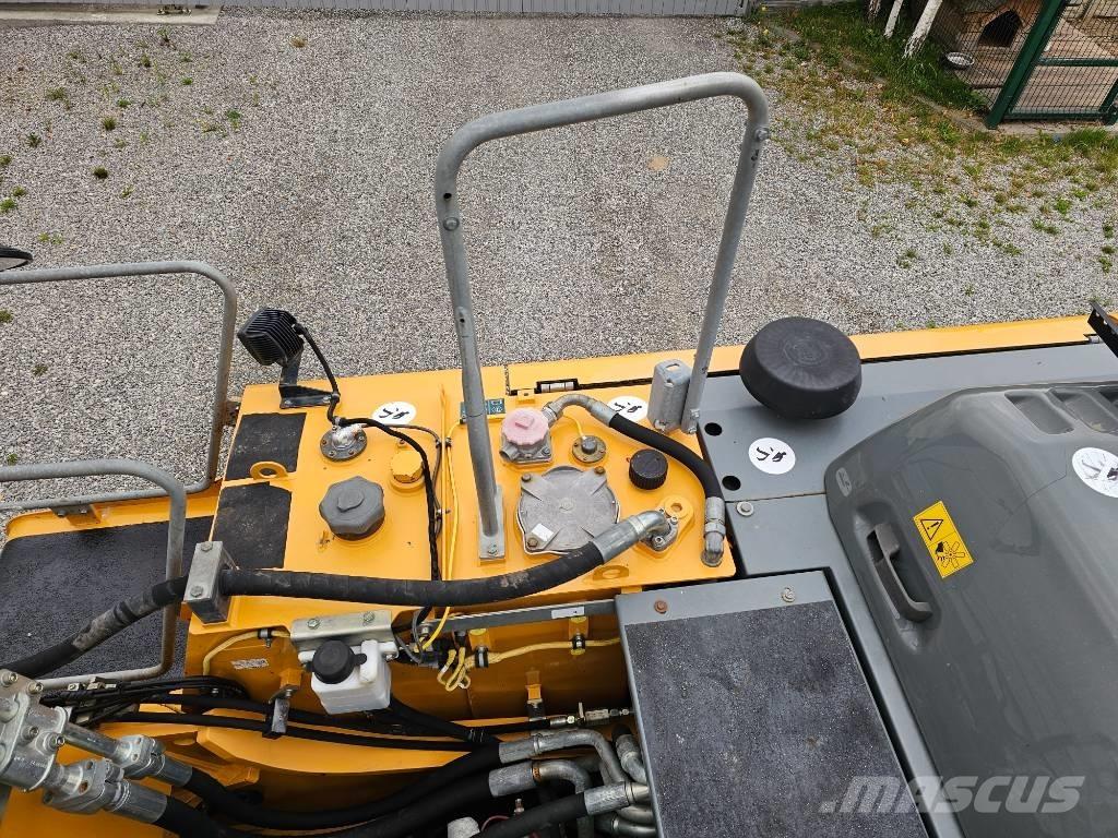 Liebherr R 922 Escavatori cingolati