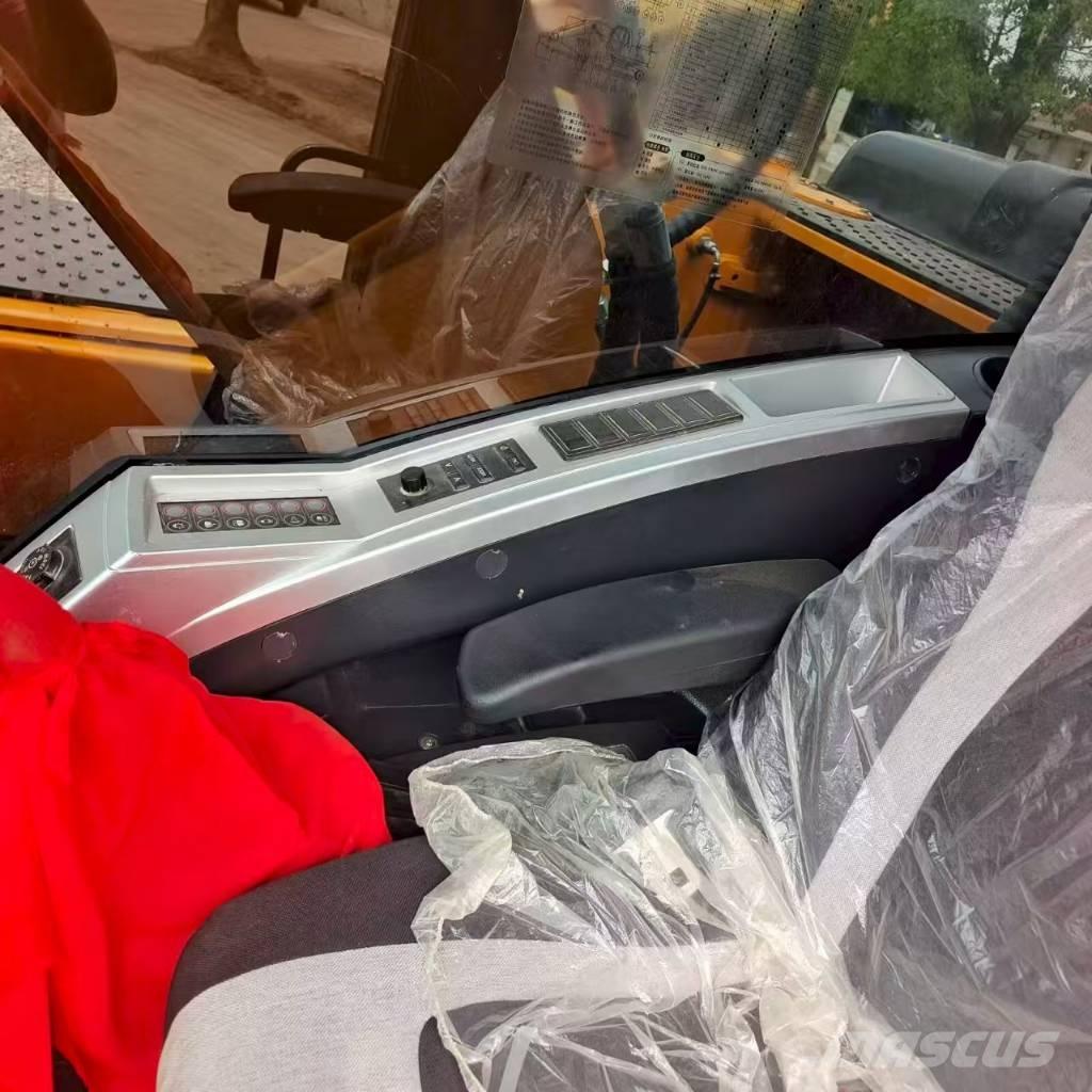 Hyundai 220LC-9S Escavatori cingolati