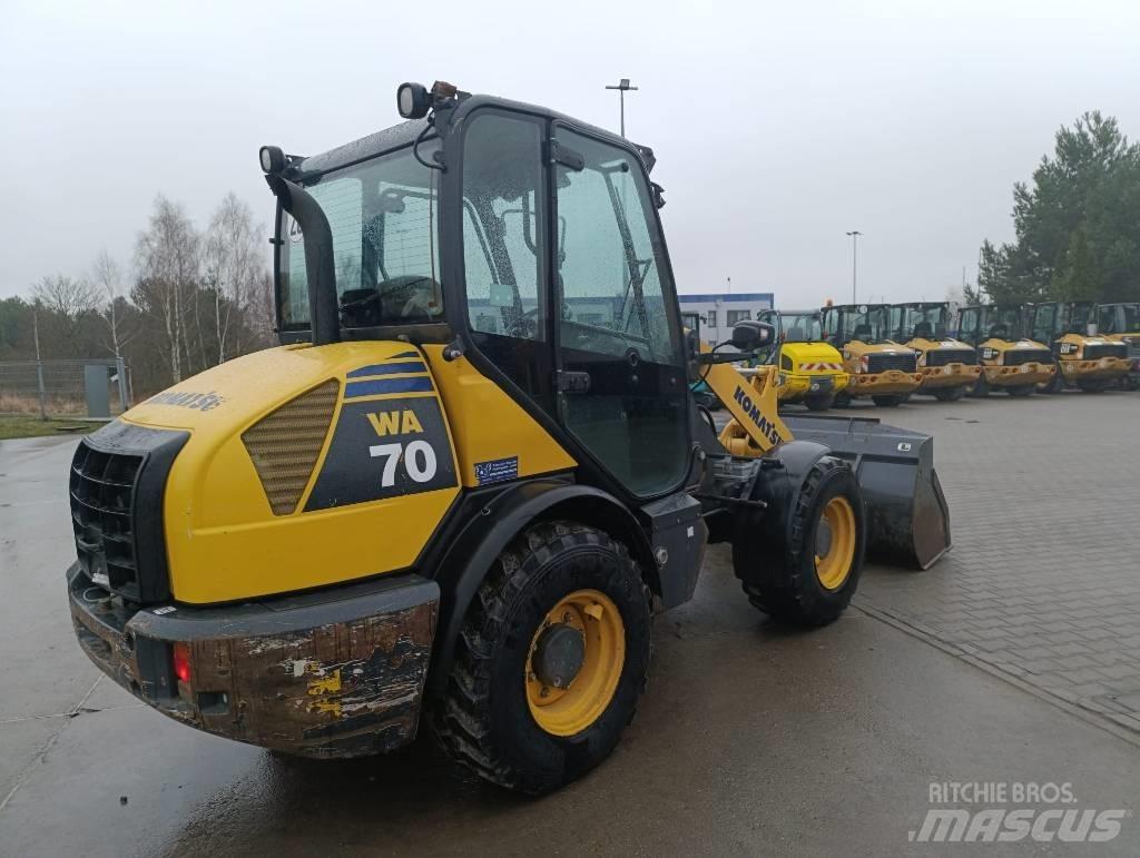 Komatsu WA70-7 Pale gommate