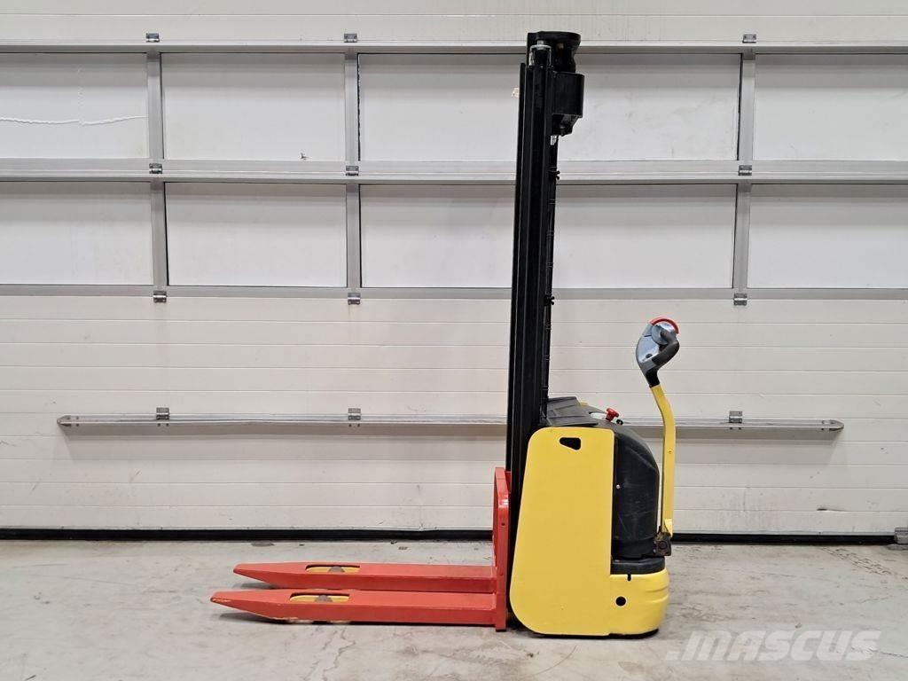 Hyster S1.0 AC Transpallet uomo a terra