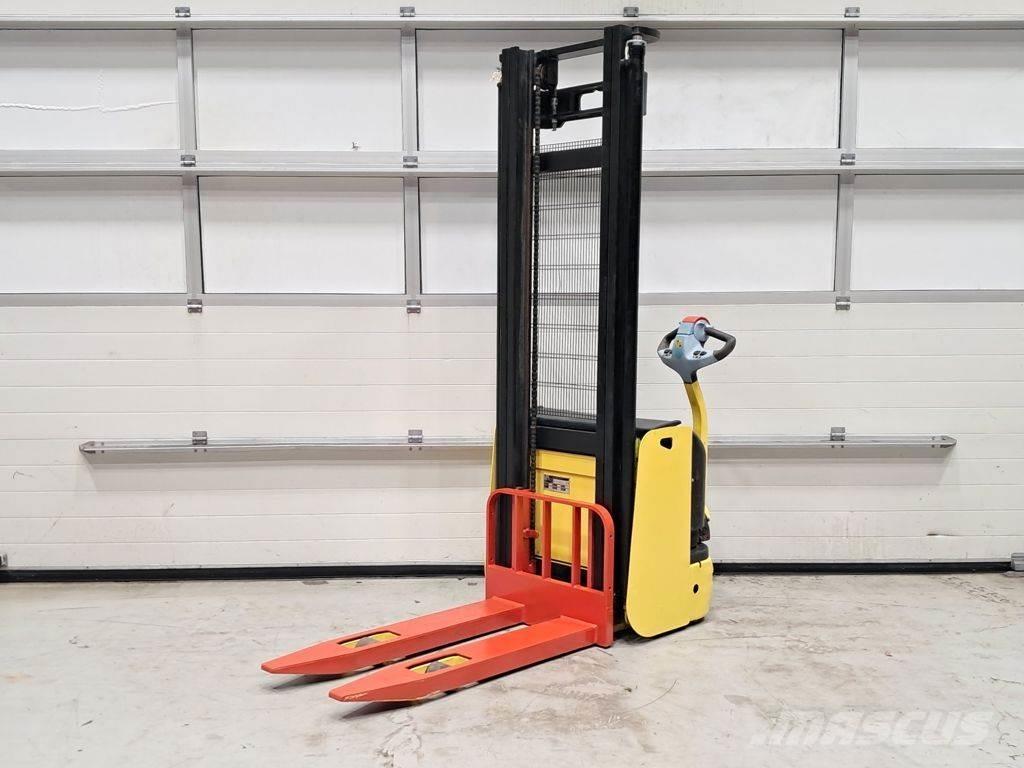 Hyster S1.0 AC Transpallet uomo a terra