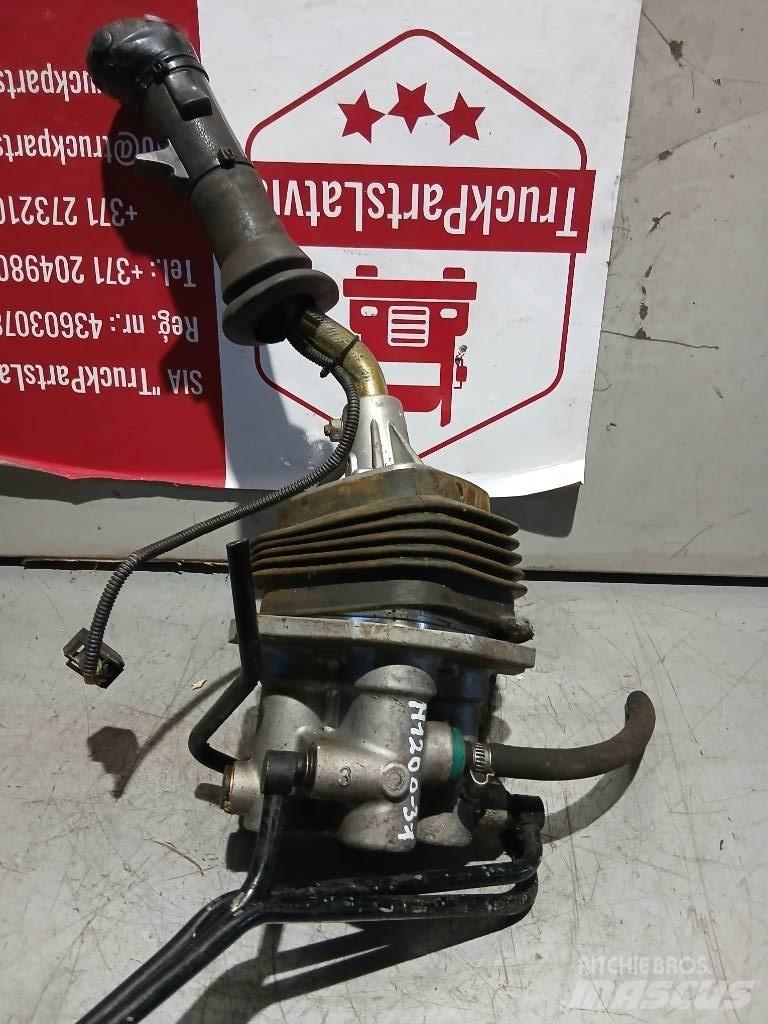 MAN TGA    813260566111 Cabine e interni