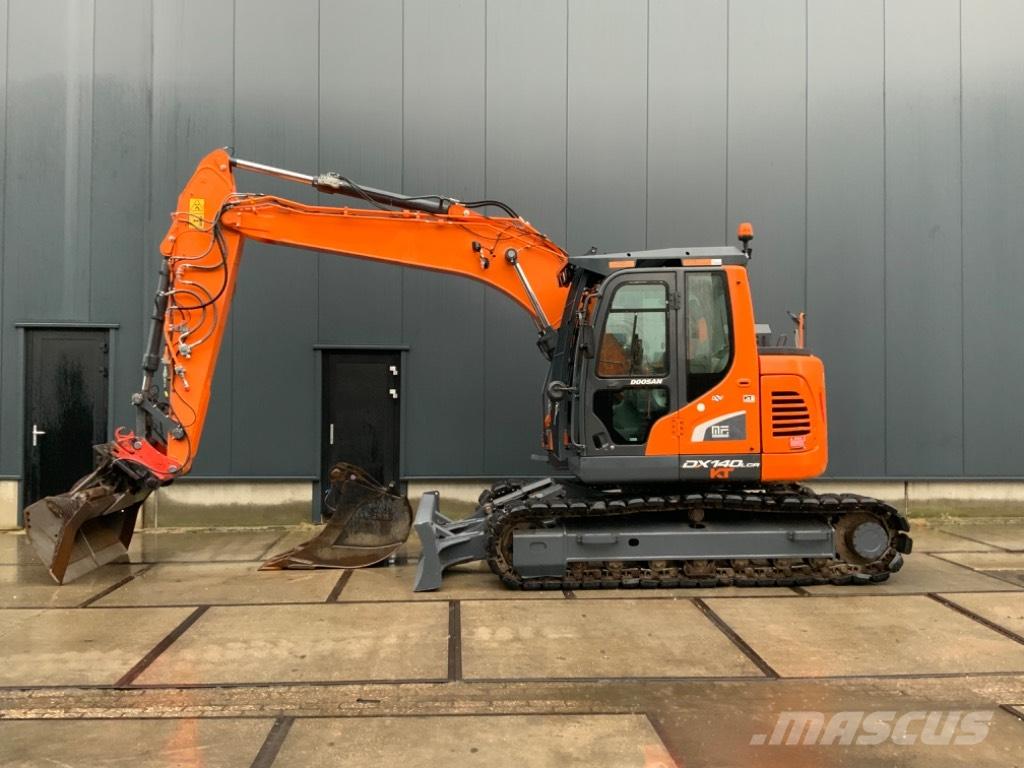 Doosan DX 140 LCR Escavatori cingolati