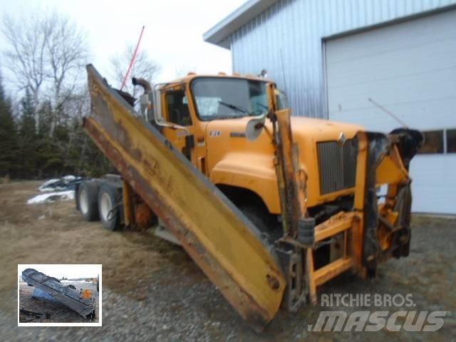 International 5500 i Lame spazzaneve e aratri