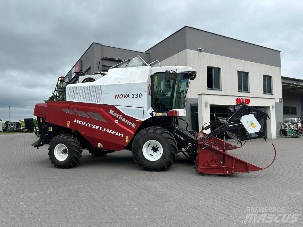 Rostselmash Nova330 Mietitrebbiatrici