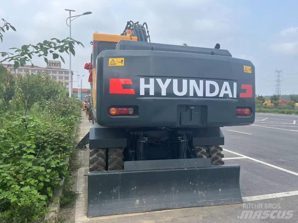 Hyundai 210WVS Escavatori gommati