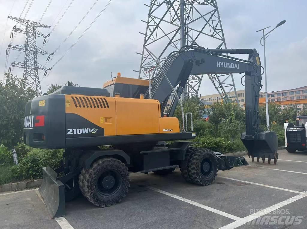 Hyundai 210WVS Escavatori gommati