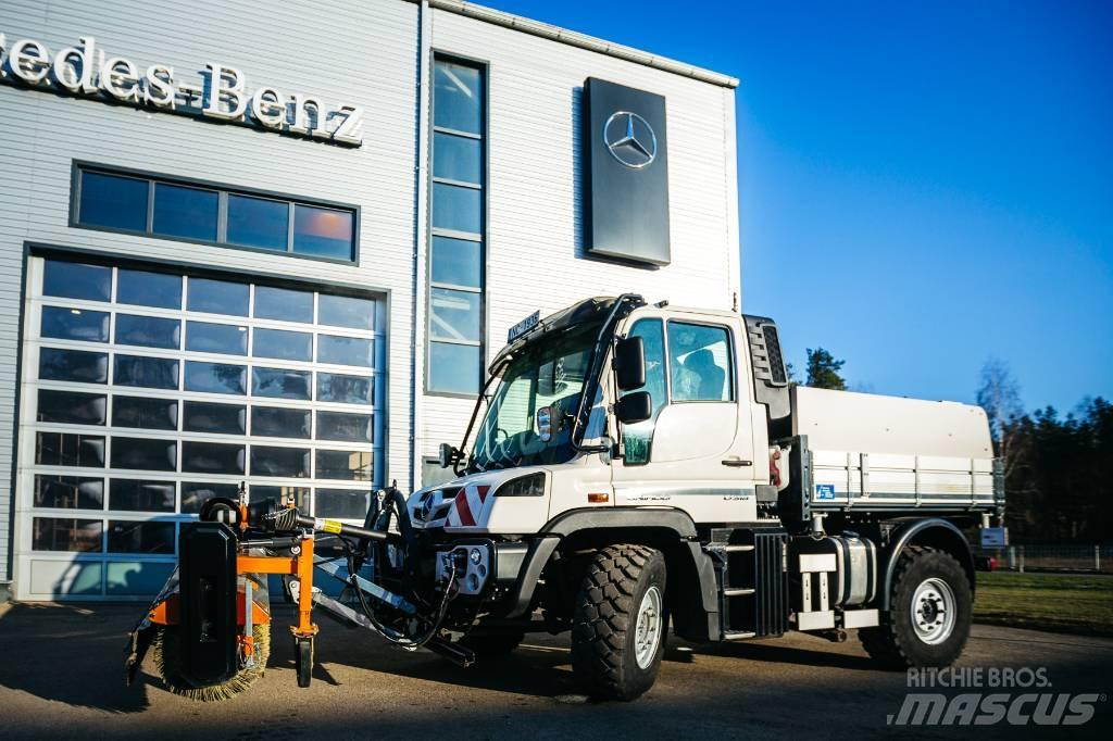 Unimog U 318 Autocarro spazzatrice