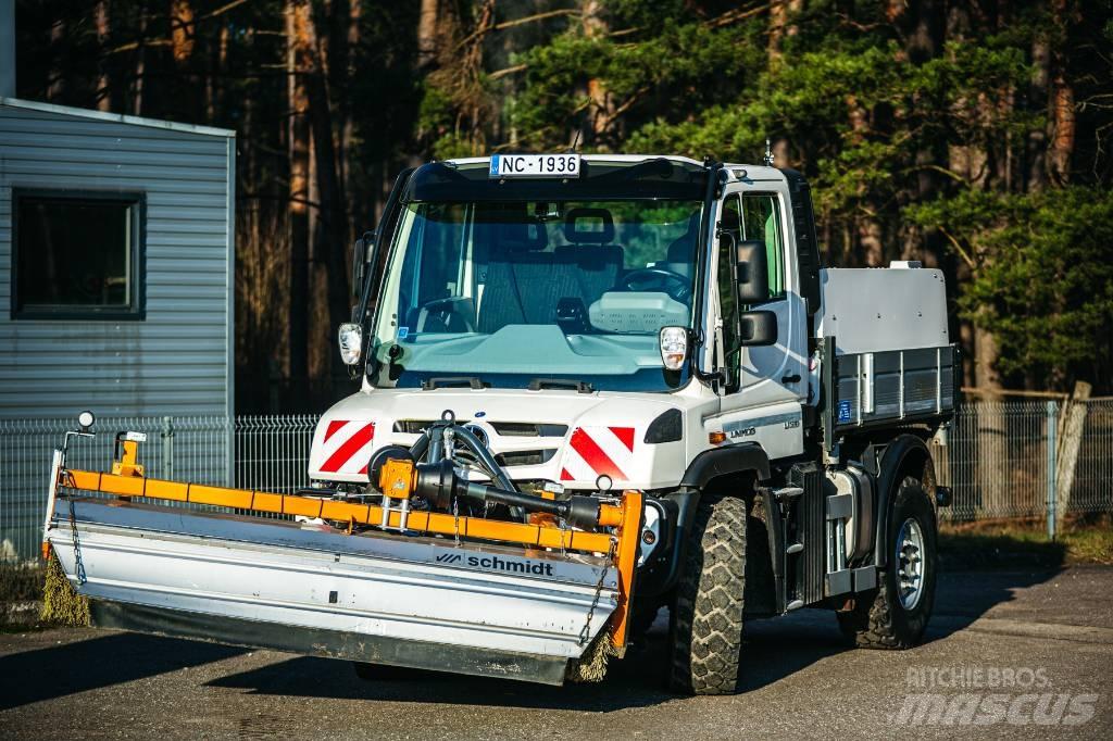 Unimog U 318 Autocarro spazzatrice