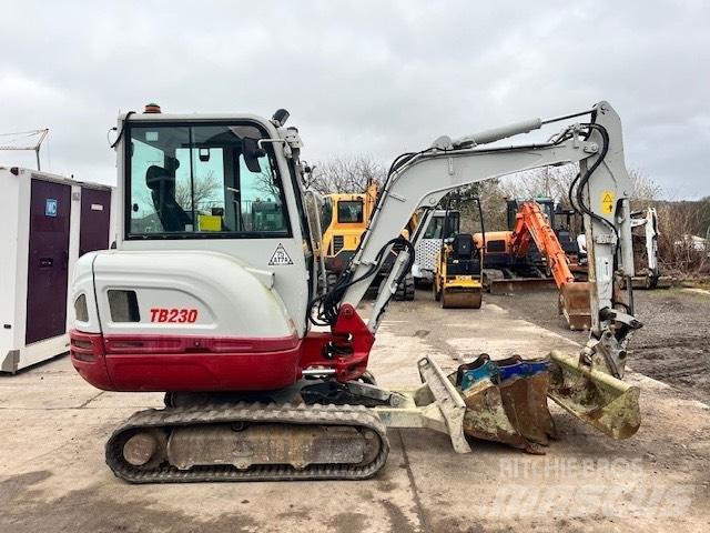 Takeuchi TB 230 Miniescavatori