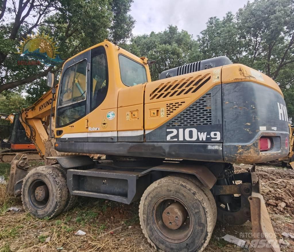 Hyundai R210W-9 Escavatori gommati