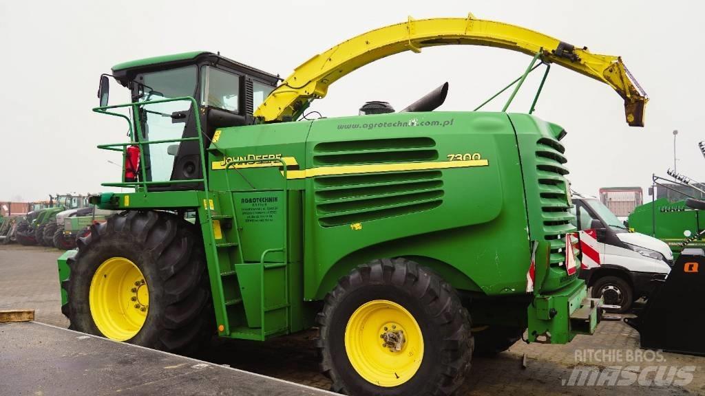 John Deere 7300 Trince semoventi