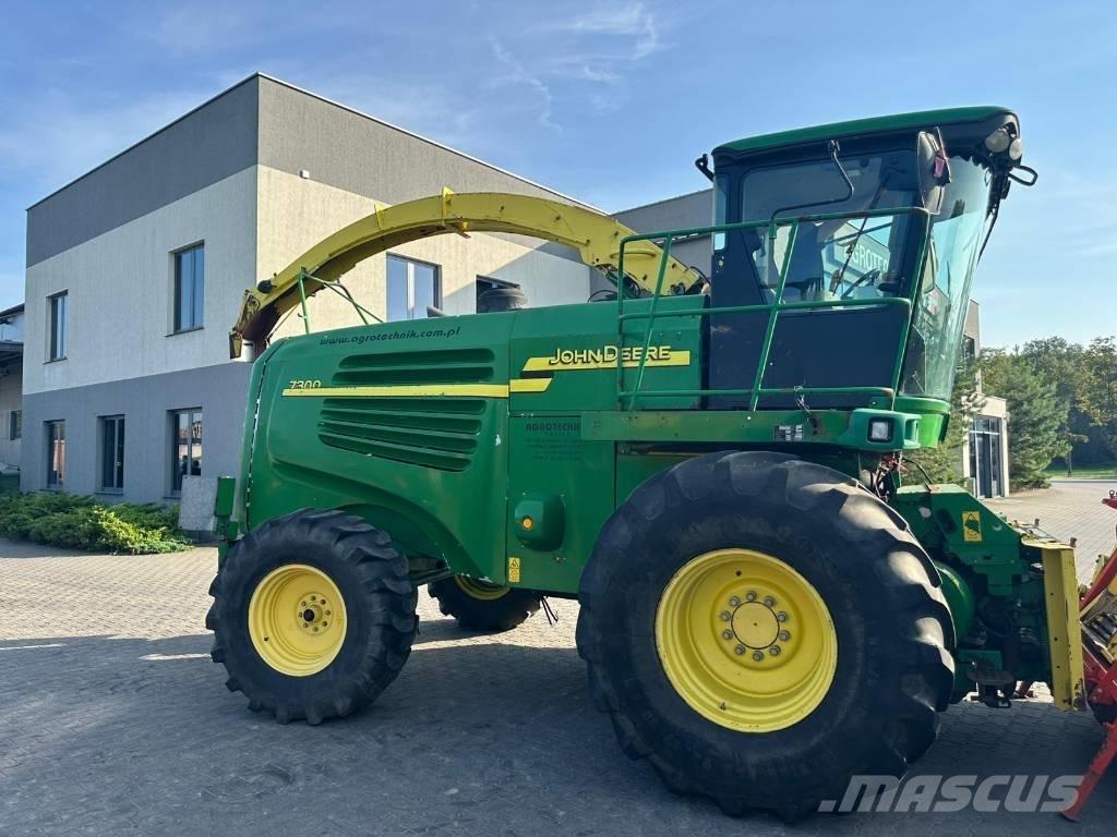 John Deere 7300 Trince semoventi