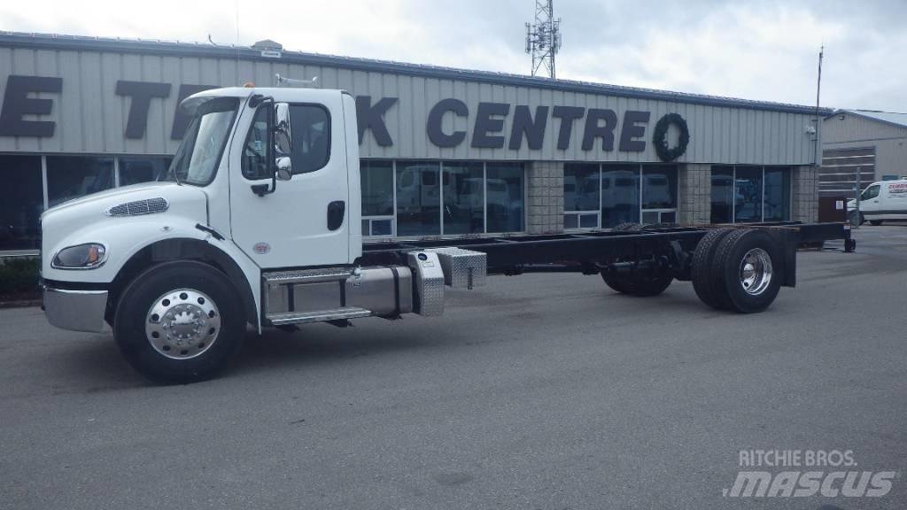 Freightliner M2 106 Autocabinati