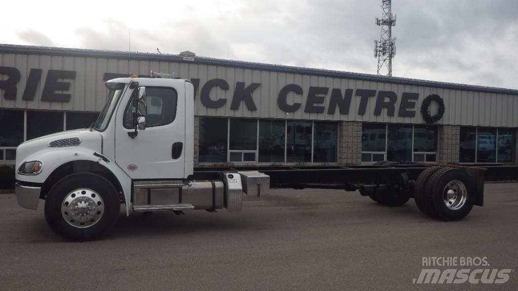 Freightliner M2 106 Autocabinati