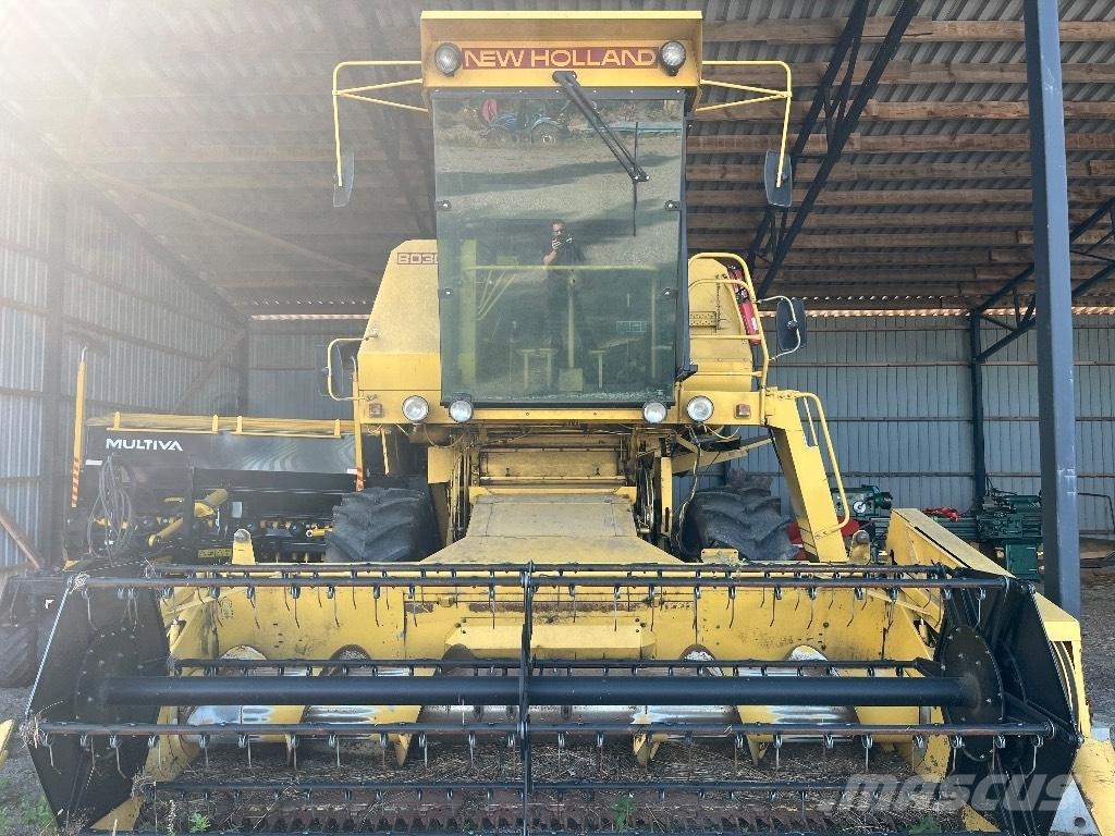 New Holland 8030 Mietitrebbiatrici