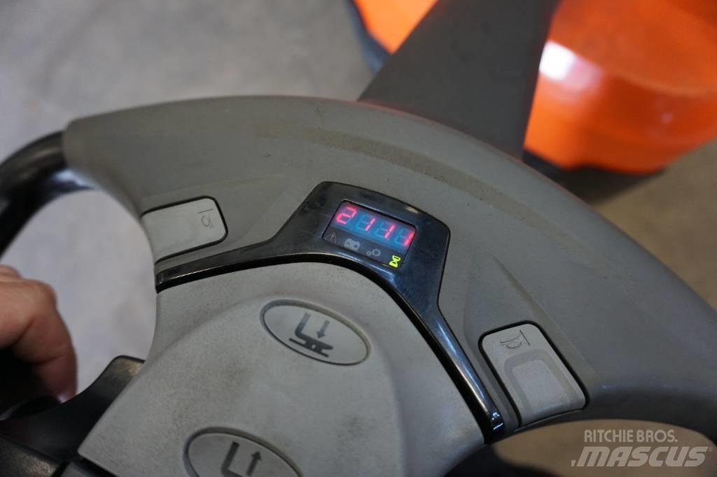 Toyota SWE080L Transpallet uomo a terra