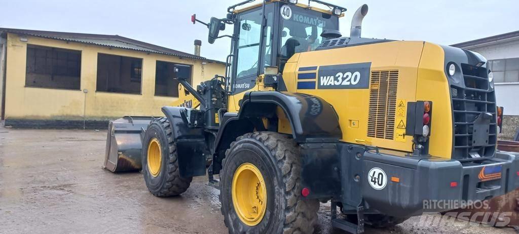 Komatsu WA 320 Pale gommate
