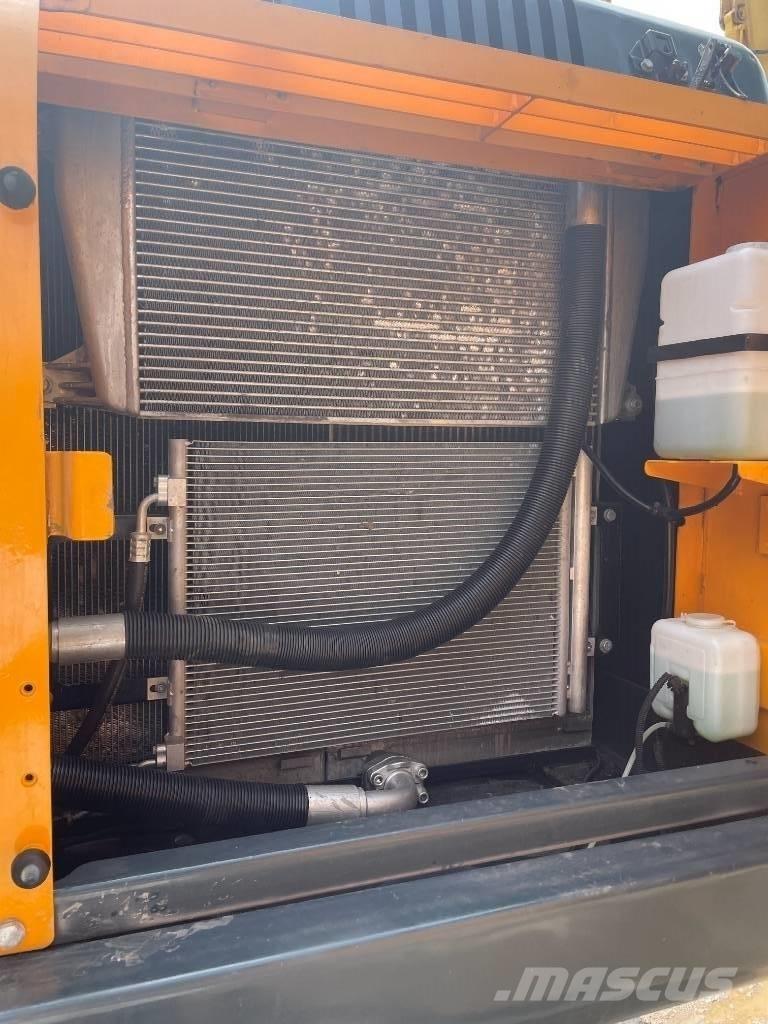 Hyundai 220LC-9S Escavatori cingolati