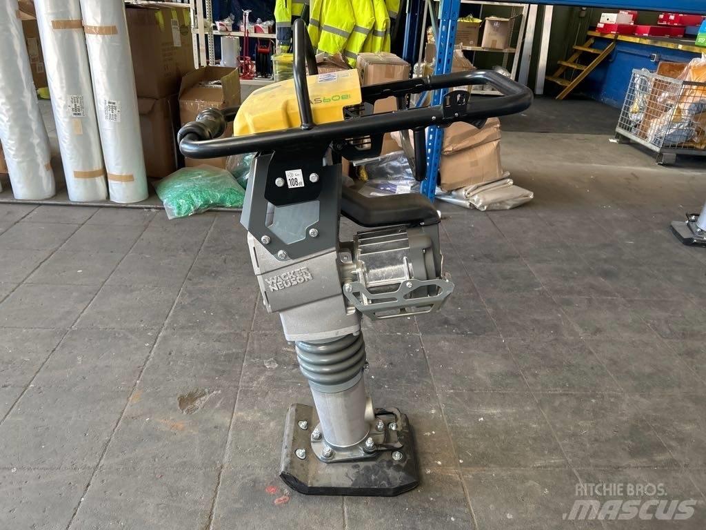 Wacker Neuson AS60e Vibrocostipatore verticale