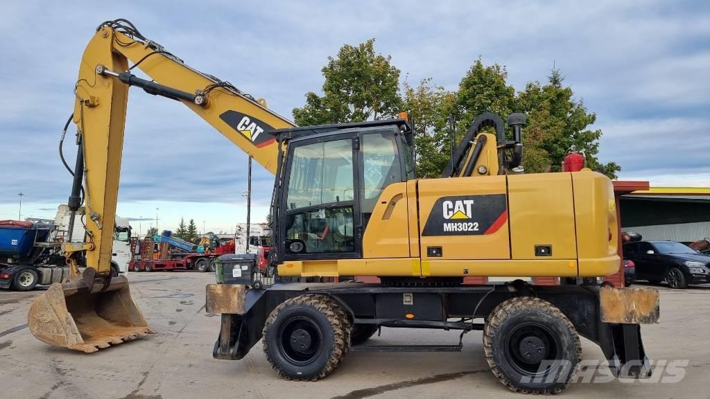 CAT MH 3022 Movimentazione rifiuti