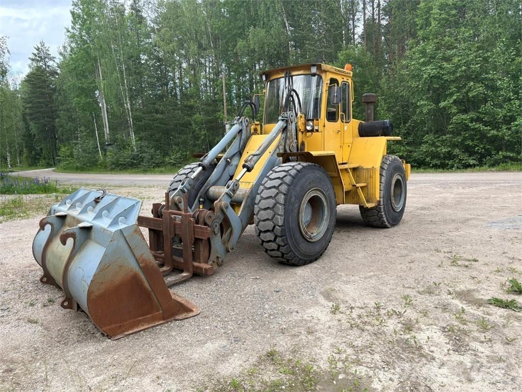 Volvo BM L90 5.5. Pale gommate