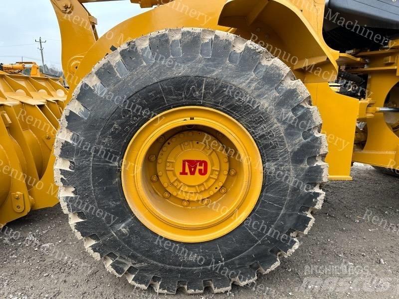 CAT 966H Pale gommate